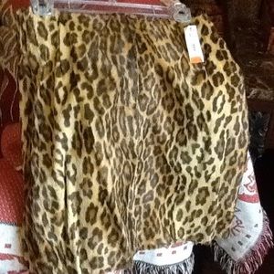 NWT SZ 7/8 super soft Luxurious faux animal fur 🐆